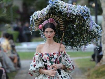 DOLCE E GABBANA: ΥΜΝΗΣΑΝ ΤΗ ΛΙΜΝΗ COMO M...