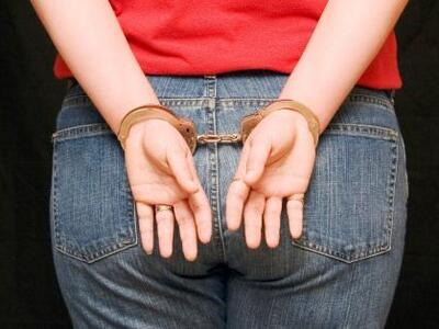 Συνελήφθη η μητέρα που σκηνοθέτησε την ε...