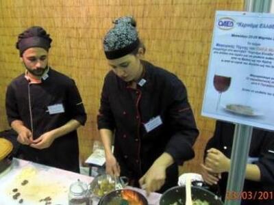 Ξεκίνησε το Φεστιβάλ «Κερνάμε Ελλάδα» στ...