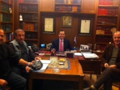 Νίκος Νικολόπουλος: «Μην "τραυματίζ...