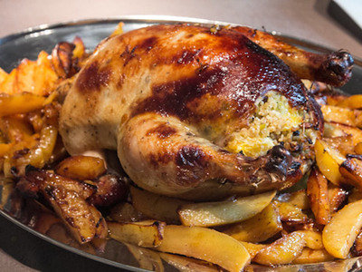Κοτόπουλο γεμιστό με μέλι πορτοκαλί και πατατες