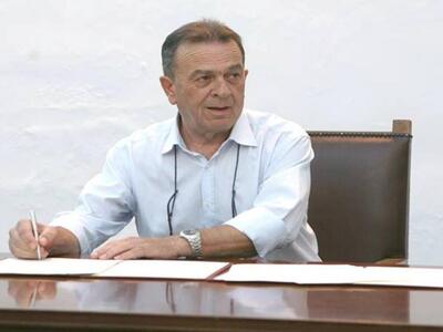 Τα δώρα, τα καθρεφτάκια και το ξέπλυμα τ...