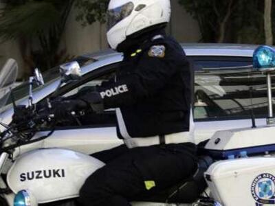 Πάτρα: 44χρονη "βούτηξε" απορρ...