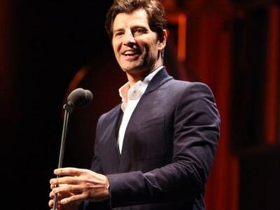 Ο Σάκης Ρουβάς "ταξιδεύει" στη...