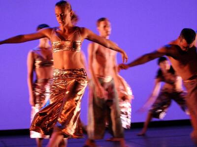 Χορεύοντας με τον μύθο της Πάτρας...