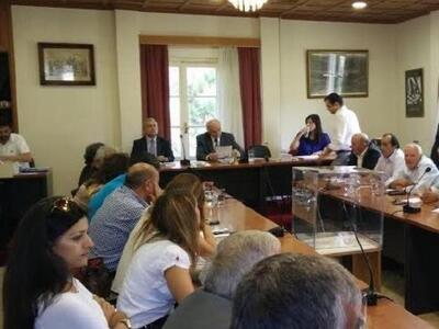 Καλάβρυτα: Στα χέρια φέρονται να πιάστηκ...