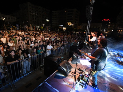 Η Πάτρα χόρεψε στους ρυθμούς των Locomon...