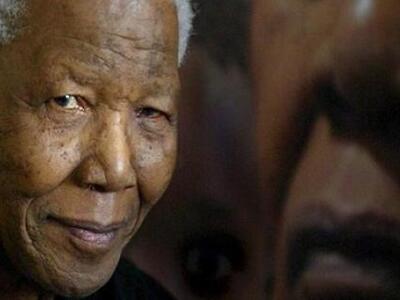 Ο Μαντέλα παραμένει στο νοσοκομείο