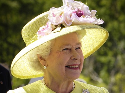 Οικονομική κρίση και για τη βασίλισσα Ελισάβετ 