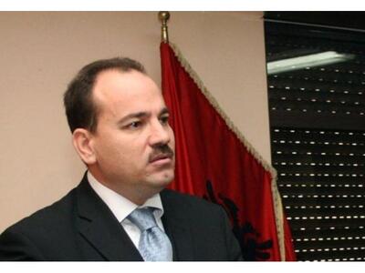 Αλβανία: Εξελέγη Πρόεδρος ο 45χρονος Μπο...