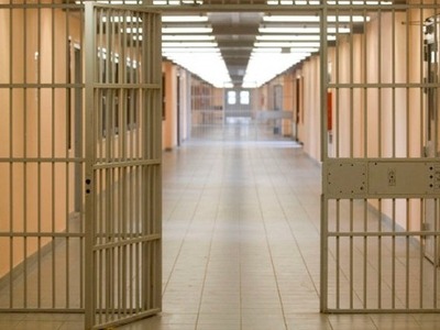 Έληξε η στάση των κρατουμένων στις φυλακ...