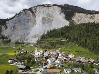 Ελβετία: Εκκενώνεται ένα χωριουδάκι στις...