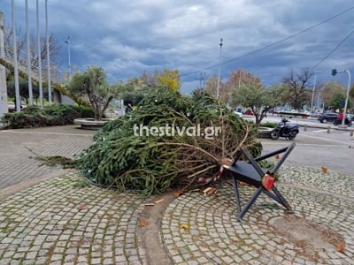 Θεσσαλονίκη: Σωριάστηκε το χριστουγεννιά...