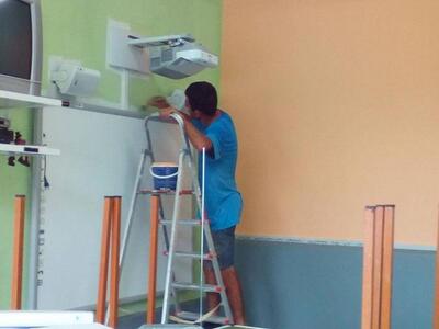 Αίγιο: Γονείς ανακαινίζουν μόνοι τους το...