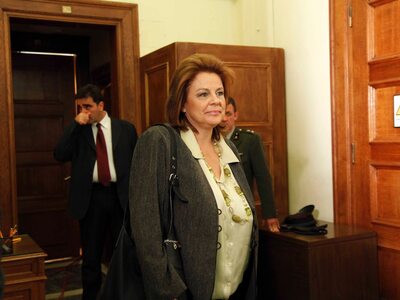 Βαραίνει το κλίμα για την Κατσέλη στο Μέ...