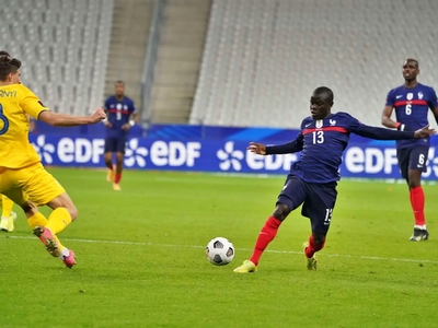 Με... τηλεκατευθυνόμενο η σέντρα στο Γαλ...