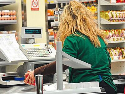 ΕΛΣΤΑΤ: Λιγότερες οι αγορές και από τα σ...