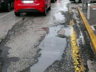 Πάτρα: Η λακκούβα... "μνημείο"...