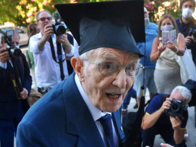 Ιταλία: Ο γηραιότερος πτυχιούχος πήρε κα...