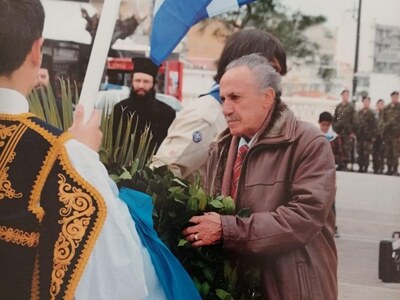 Φώτης Καραμάνος: Έφυγε από τη ζωή ένας μ...