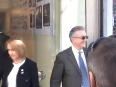 Xαμός με Ρουσόπουλο σήμερα  έξω από τα γ...