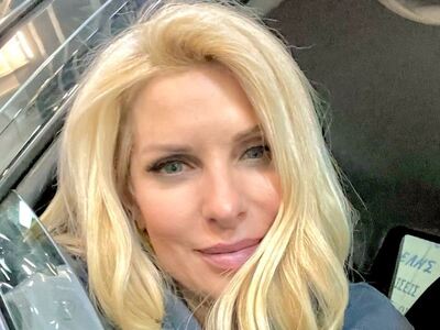 Ελένη Μενεγάκη: Η φωτογραφία με την 16χρ...