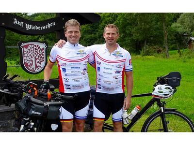 Ορθοπεταλιές αγάπης και αλληλεγγύης... α...