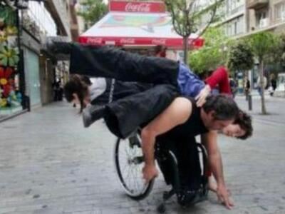 Πάτρα: Χορεύοντας με το αναπηρικό αμαξίδ...