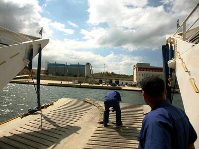 Σε επίσχεση εργασίας το πλήρωμα «Βιτσέντ...