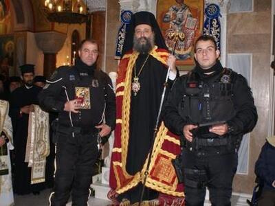Πάτρα: Ο Μητροπολίτης τίμησε τους δύο ασ...