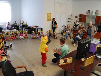 Εκπαιδεύοντας τους μικρούς ...μελισσοκόμους