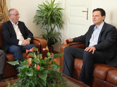 Πάτρα: Επίσκεψη στο Δημαρχείο απο τον εκ...