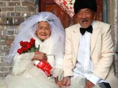 Έβγαλαν τις φωτογραφίες του γάμου τους 8...