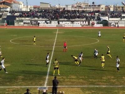 Φούτμπολ Λιγκ: Διατήρησε το εντός έδρας ...