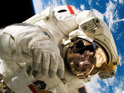 Δεκαέξι φορές έκαναν... Πρωτοχρονιά στον...