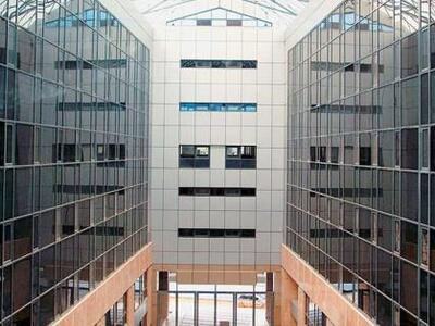 Κεράνης: Το χρυσοπληρωμένο κτίριο-φάντασ...