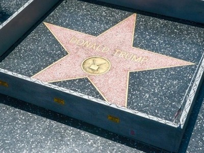 Ζωγράφισε έναν αγκυλωτό σταυρό στο αστέρ...