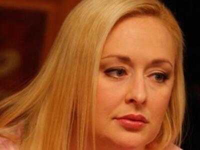 Δύσκολες ώρες για γνωστή τραγουδίστρια τ...