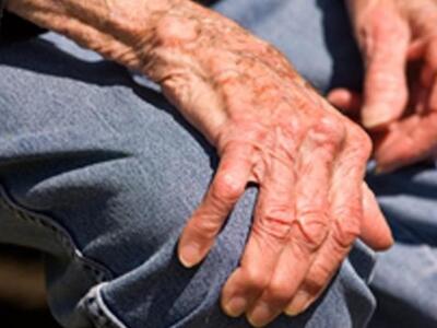 Βασάνισαν ηλικιωμένο για 25 ευρώ 
