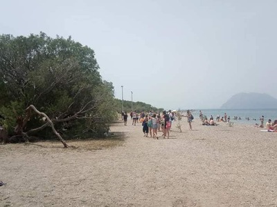 Οι Πατρινοί πήγαν για μπάνιο τη Δευτέρα-...