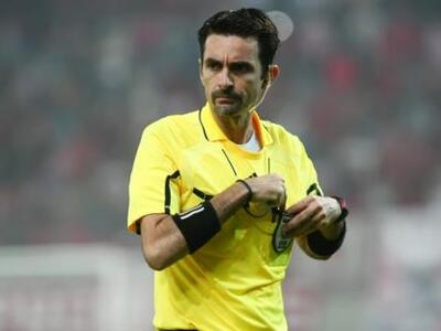 Πάτρα: Ο Δημητρόπουλος "σφυρίζει&qu...