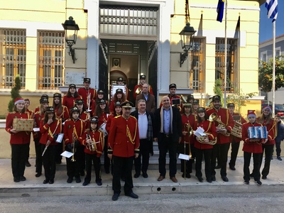 Η Δημοτική Φιλαρμονική «έψαλλε» στον Δήμ...