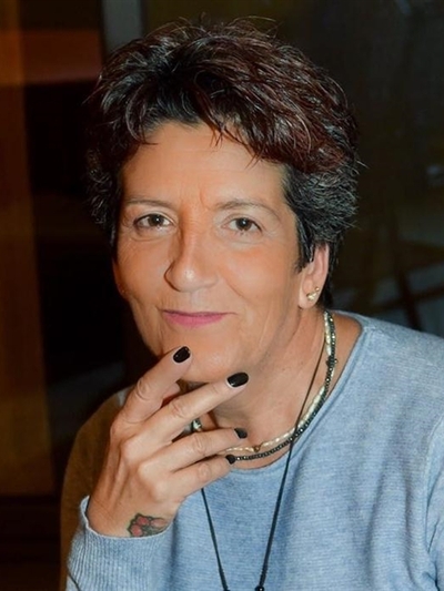 Στη φωτ. η Πρόεδρος του Σωματείου Ατόμων...