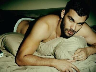 O νεαρός τραγουδιστής Γιώργος Σαμπάνης έ...