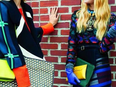 Τα πολύχρωμα ρούχα στη δουλειά φέρνουν αύξηση