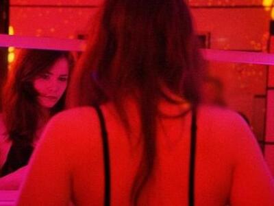 Εδιμβούργο: Φοιτήτρια πληρώνει τα δίδακτ...