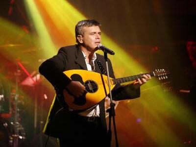 Μυνήματα συμπαράστασης στον Μανώλη Λιδάκη