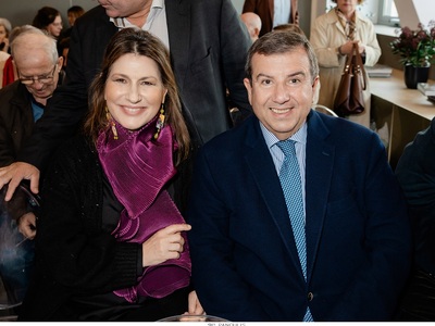 Η δημοσιογράφος Ειρήνη Νικολοπούλου με τ...