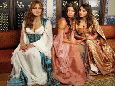 Αυτά είναι τα φινάλε των τριών αγαπημένω...