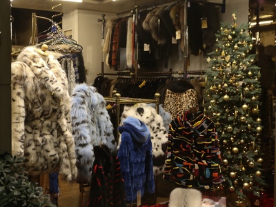 Εορταστικό ωράριο: Ανοικτά καταστήματα τ...